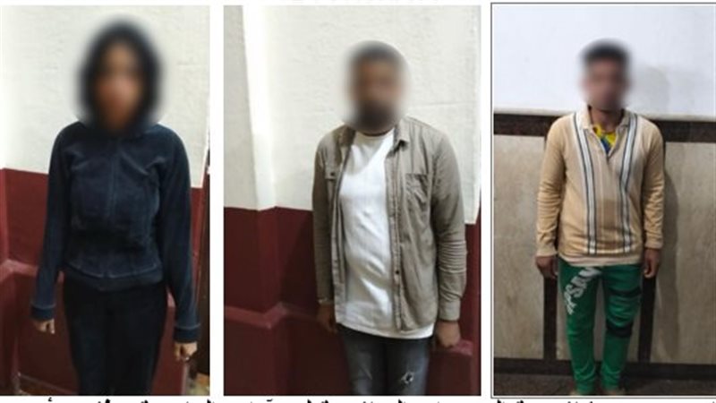 المتهمون خلف القضبان