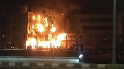 حريق داخل مول تجاري بالعبور.. والحماية المدنية تسيطر دون وقوع إصابات