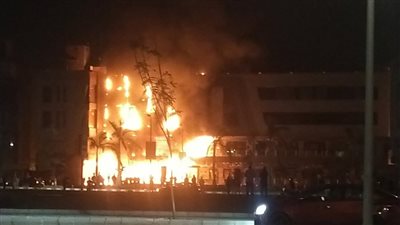 ماس كهربائى سبب حريق مول تجارى بمدينة العبور بمحافظة القليوبية 