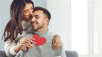 في عيد الحب.. أبراج لا تعرف الانتظار وتقع في الغرام فورا