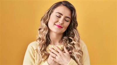 هل صوتك الداخلي صديقك أم خصمك؟ رحلة بين الحدس والنقد الذاتي