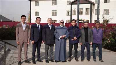 رئيس جامعة «نور مبارك» بكازاخستان يفتتح المدرسة الإعدادية الجديدة للبنات