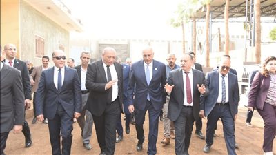 رئيس جهاز تنمية المشروعات ومحافظ أسيوط يتفقدان مصانع الشباب الممولة من الجهاز
