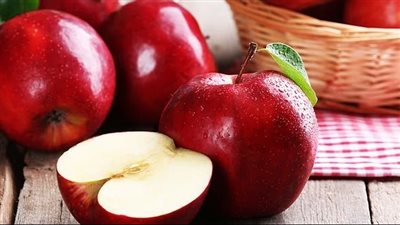 تناول تفاحة واحدة يوميًا تُغني عن زيارة الطبيب.. كيف؟