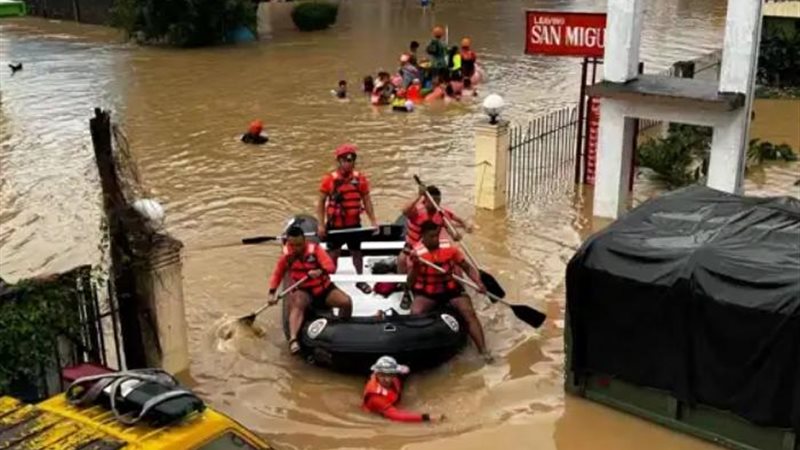 إعصار كالمايجي وسط