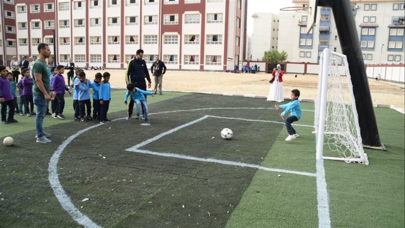 الملعب الجديد بمدرسة