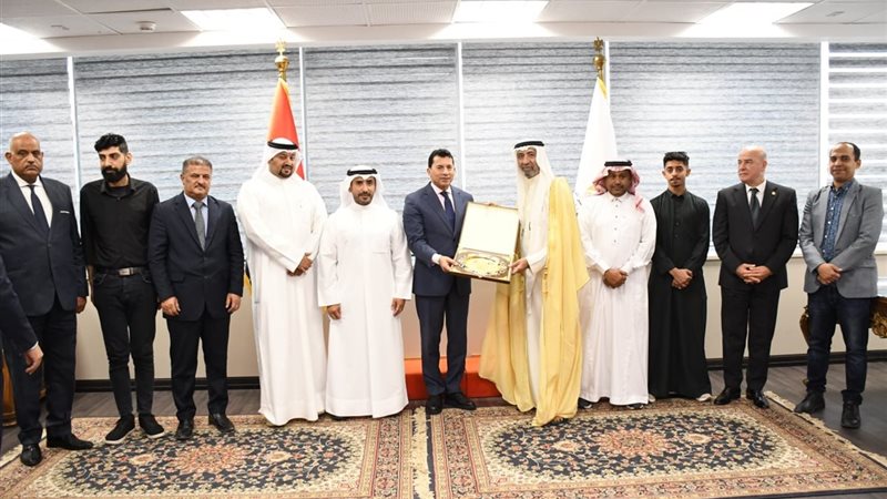 وزير الشباب والرياضة