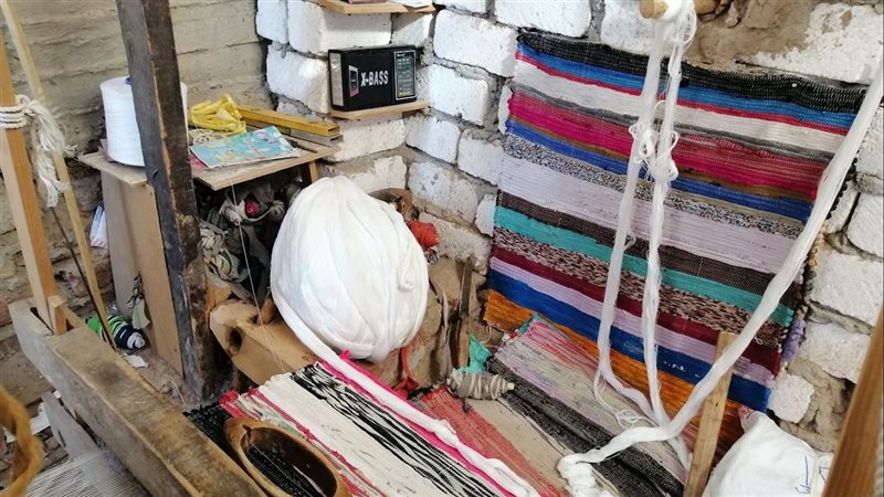 صناعة الكليم اليدوي