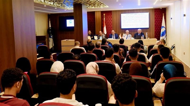 جانب من الندوة 