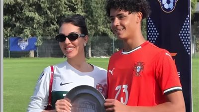 جورجينا رودريجيز تدعم نجل كريستيانو بإطلالة رياضية في أنطاليا