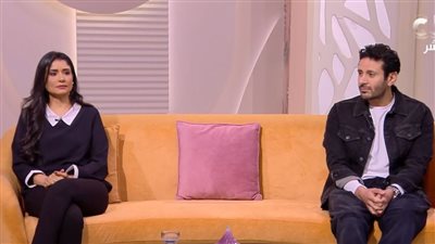 مها أبو بكر وكريم العمري في «الستات مايعرفوش يكدبوا»: الموبايل خط أحمر