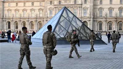 من نجم تيك توك إلى سارق اللوفر.. قصة اليوتيوبر الذي سرق المجوهرات