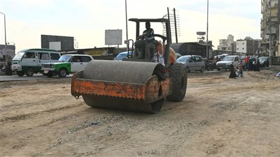 تمهيد طريق داير الناحية بقرية بيبان بكوم حمادة استعدادا لأعمال الإنترلوك