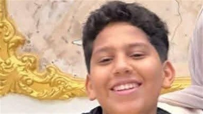 مصرع طفل أسفل عجلات