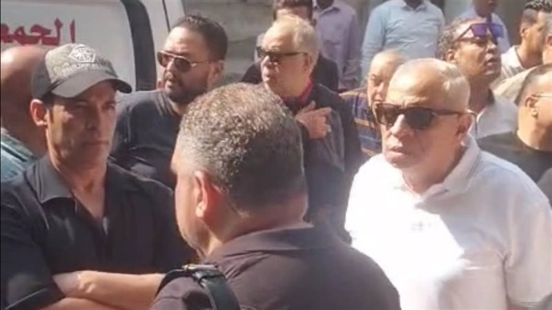 نجوم الوسط الفني