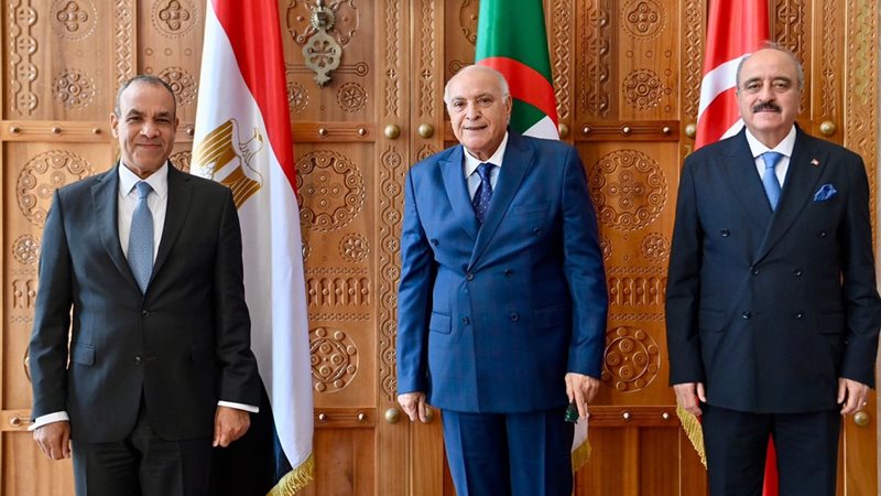 اجتماع الآلية الثلاثية