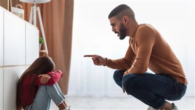 كيف تتعاملين مع النرجسي بعد الطلاق عند تربية الأبناء؟ نصائح تحميك 	