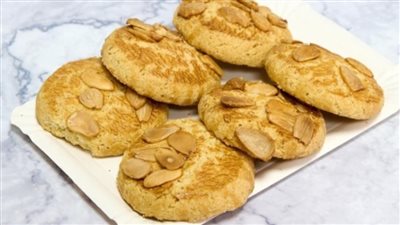 طريقة عمل كوكيز صيني باللوز بخطوات سهلة ومذاق لذيذ 	