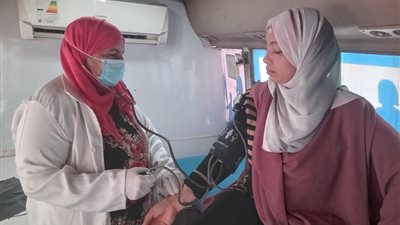 تقديم 3023 خدمة مجانية بقافلة طبية خلال يومين