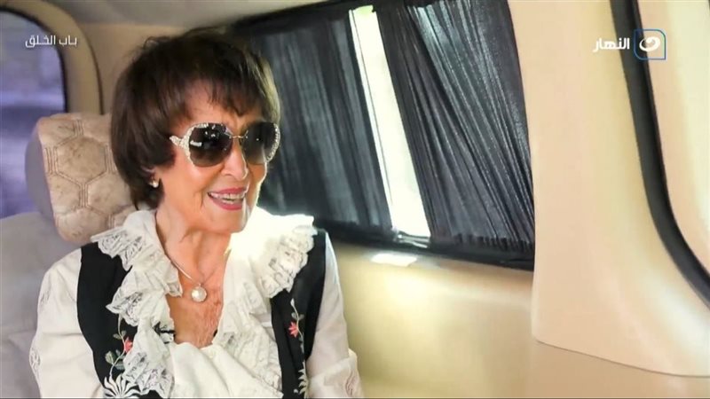 الفنانة الكبيرة سميرة