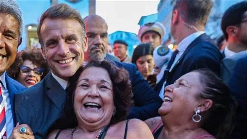 ماكرون في شوارع البرازيل