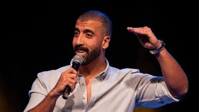 بعد تصدره الترند.. من هو الستاند أب كوميدي محمد حلمي؟