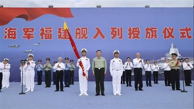 الرئيس الصيني يدشن حاملة الطائرات 