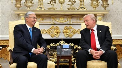 وصلة مدح من الرئيس الكازخستاني لترامب: أنت القائد الذي أرسلته السماء للسلام