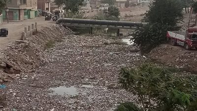 تلوث بحر الشبيني يثير غضب الأهالي بشبين القناطر ومطالبات عاجلة بتطهيره