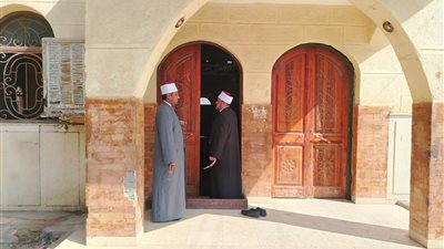 مدير أوقاف الأقصر ووكيله في جولة تفقدية بمساجد المنشاة