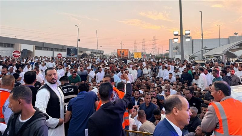 إقبال ضخم للمصريين