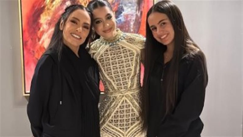 الفنانة شريهان وياسمين