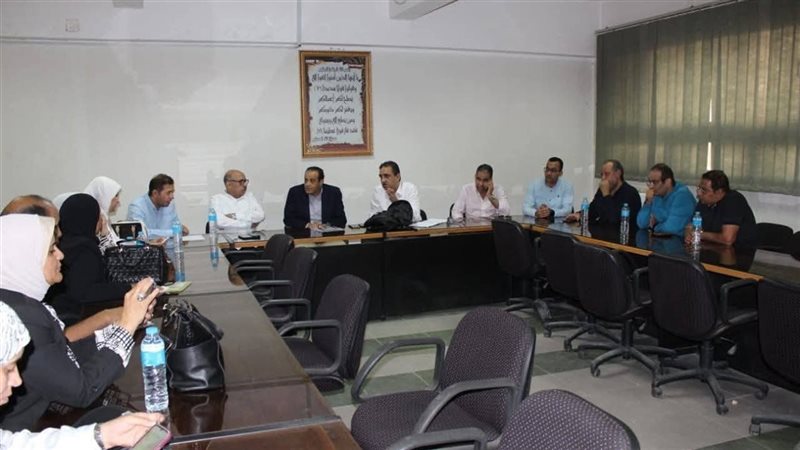 خلال الاجتماع 