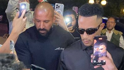 بعد وفاة والده .. محمد رمضان يقدم واجب العزاء في السيناريست أحمد عبدالله|صور