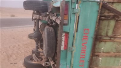 إصابة 8 أشخاص في حادث انقلاب سيارة على طريق صدر بالسويس