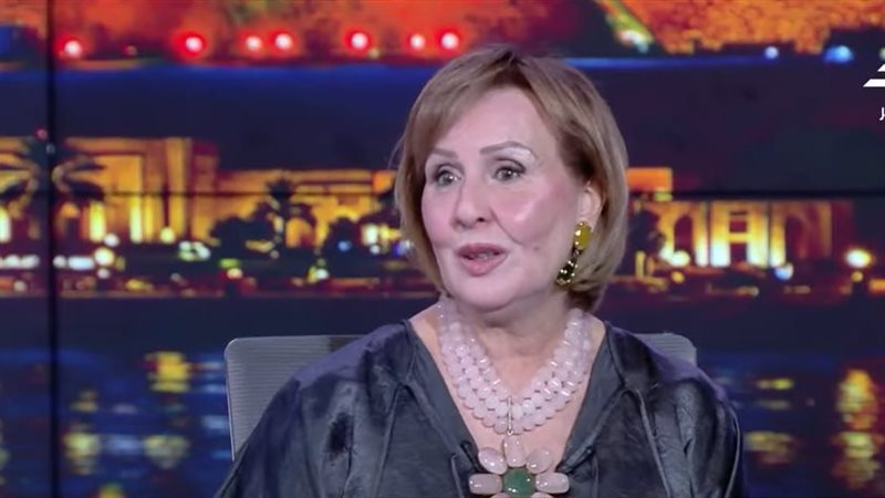  الكاتبة الصحفية