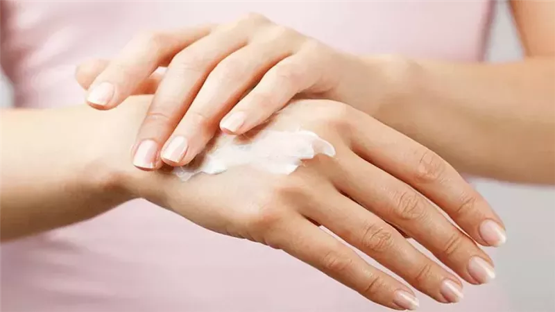 تبييض اليدين