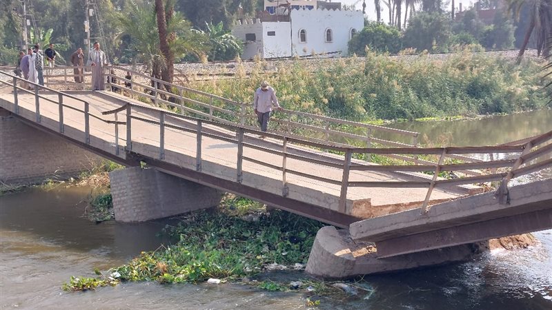 الكوبري المنهار 