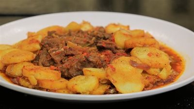 طريقة عمل صينية بطاطس باللحمة.. خطوات بسيطة وسهلة اتبعيها
