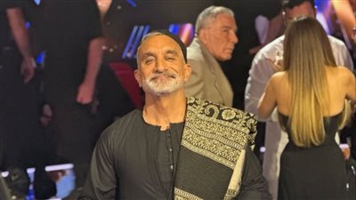 كنا تريند قبل التريند.. باسم يوسف يشارك صورته بالجلابية البلدي