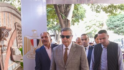 محافظ الإسكندرية يتفقد مقار اللجان الانتخابية استعدادًا لانتخابات مجلس النواب 