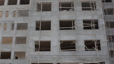 محافظ الغربية في جولة مفاجئة بالمحلة الكبرى لتفقد مشروعات الرصف والخدمات