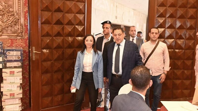 قبيل ساعات من انطلاق