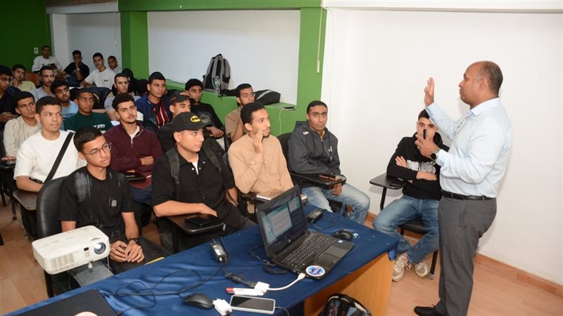 خريجي الأزهر 