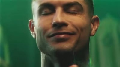 كريستيانو رونالدو في حملة ترويجية جديدة لعطره الشهير Cr7