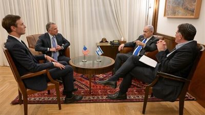 نتنياهو يلتقي كوشنر ويتكوف لبحث وقف إطلاق النار في غزة والرهائن المتبقين