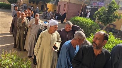 الصعايدة يتصدرون المشهد الأنتخابي بالجلابية في لجان الأقتراع بقنا |صور