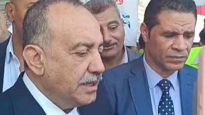 محافظ أسيوط يتابع سير العملية الانتخابية من داخل غرفة العمليات