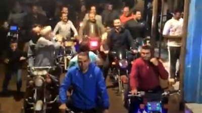 بدرجاته النارية..مرشح يتجول فى شوارع دائرة الباجور بالمنوفية