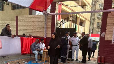 طوابير الناخبين تزدحم أمام لجان 